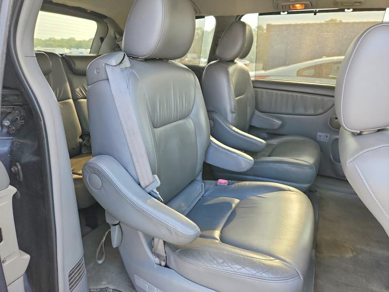 Photo 11 from auction – 2009 TOYOTA SIENNA with VIN 5TDZK22C99S260301