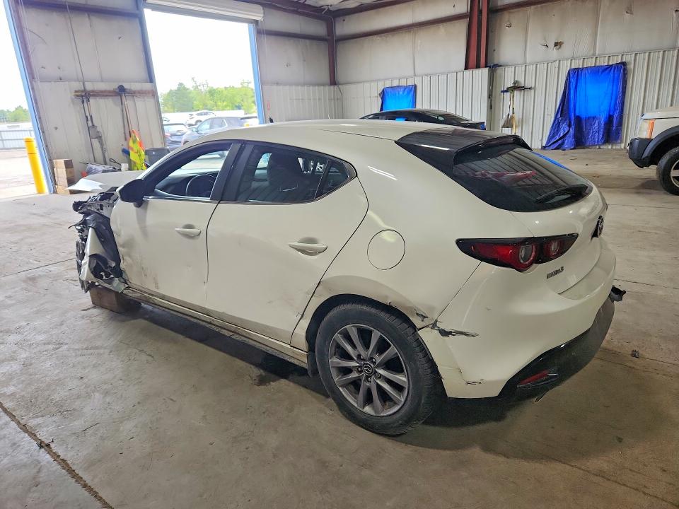 Photo 2 from auction – 2022 MAZDA 3 with VIN JM1BPAJL1N1519000