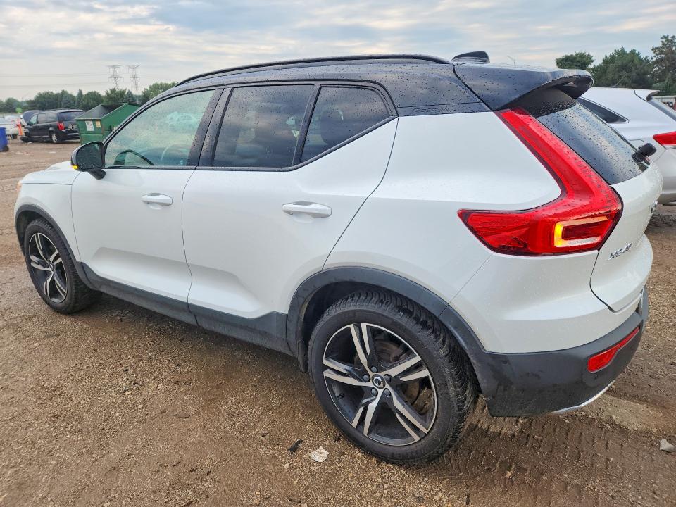 Zdjęcie 2 z aukcji – 2019 VOLVO XC40 z VIN YV4162UM7K2146573