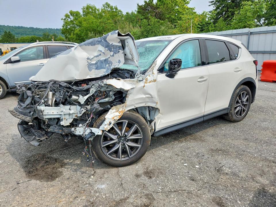 MAZDA CX-5 2018 with VIN JM3KFBDM8J0359797 - Photo from auction