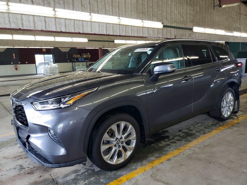 TOYOTA HIGHLANDER 2021 с VIN 5TDDZRBH1MS530754 - Снимка от търг