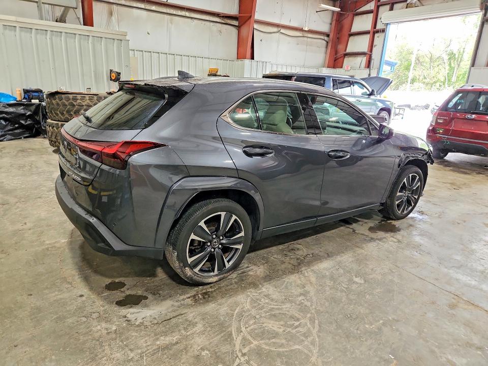 Photo 3 from auction – 2025 LEXUS UX 300H with VIN JTHUCJDH6S2005711