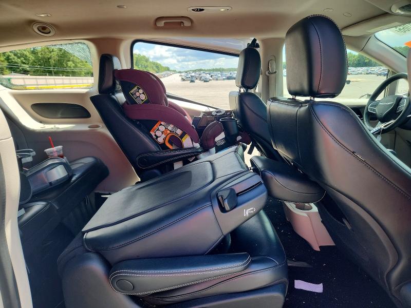 Photo 11 from auction – 2023 CHRYSLER PACIFICA with VIN 2C4RC1L78PR622391
