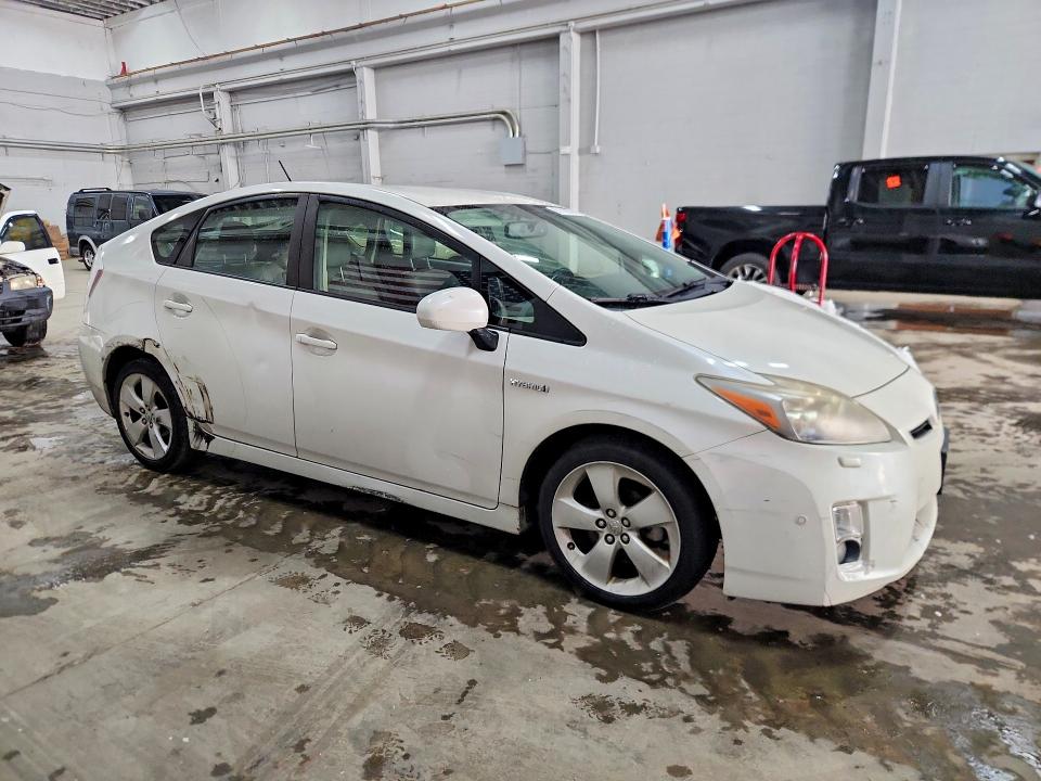 Photo 4 from auction – 2011 TOYOTA PRIUS with VIN JTDKN3DUXB0327923