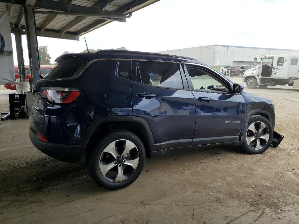 Photo 3 from auction – 2018 JEEP COMPASS with VIN 3C4NJCBBXJT286253