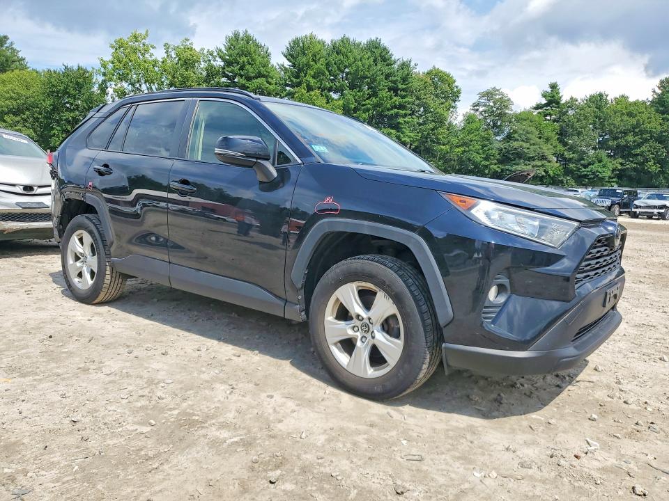 Photo 4 from auction – 2019 TOYOTA RAV4 with VIN JTMP1RFV8KD506853