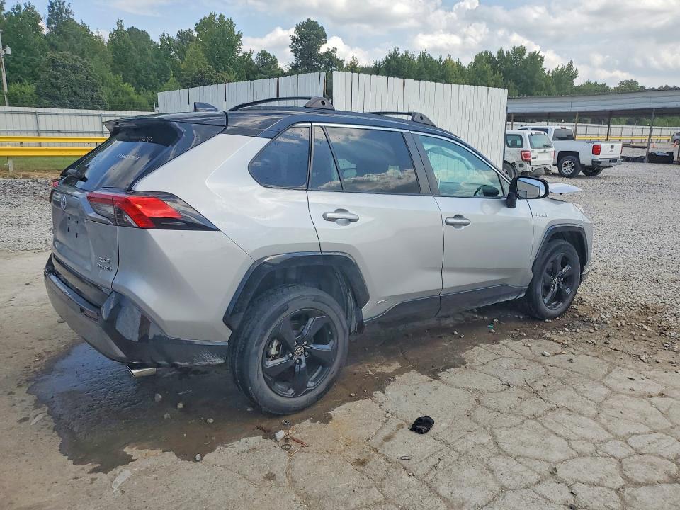 Photo 3 from auction – 2021 TOYOTA RAV4 with VIN 2T3E6RFV6MW027121