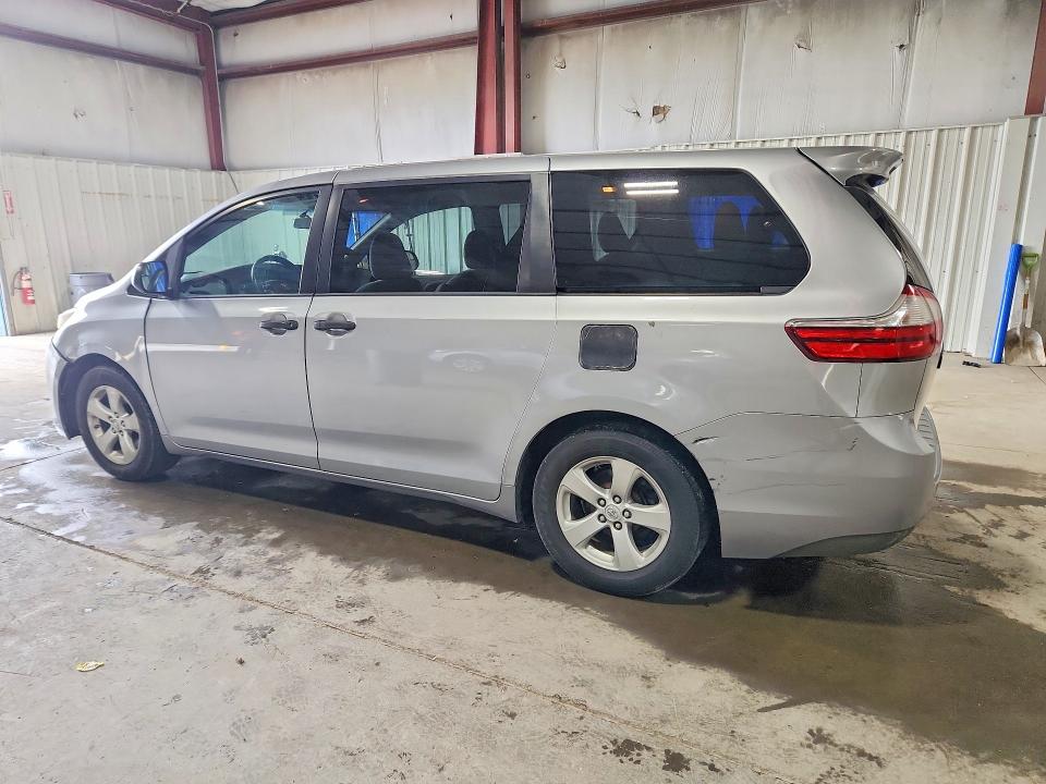 Photo 2 from auction – 2015 TOYOTA SIENNA with VIN 5TDZK3DC2FS674969
