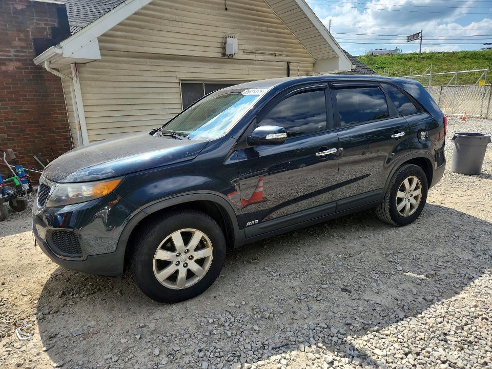 KIA SORENTO 2013 with VIN 5XYKTDA69DG402254 - Photo from auction