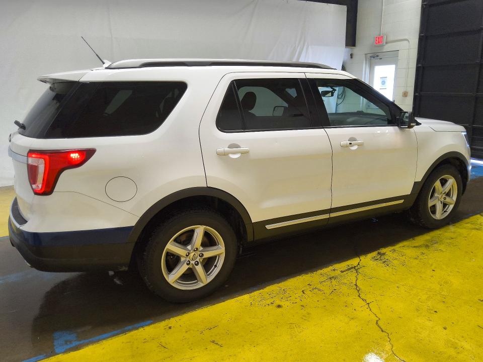 Снимка 3 от търг – 2018 FORD EXPLORER с VIN 1FM5K7D85JGC83203