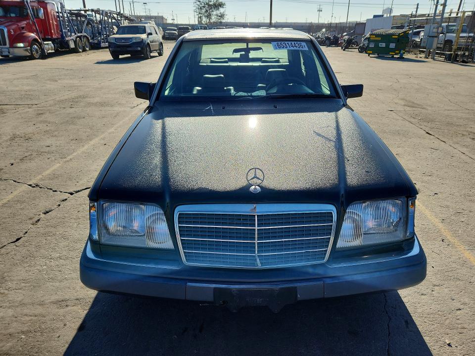 Foto 5 de la subasta – 1995 MERCEDES-BENZ E con VIN WDBEA32E5SC159125