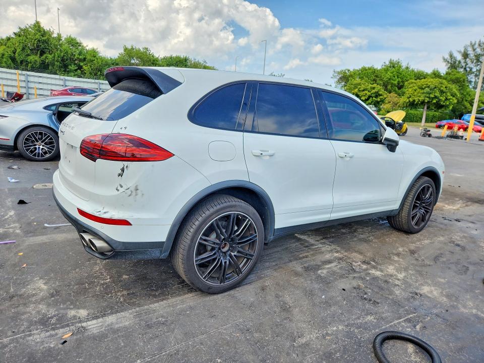 Photo 3 from auction – 2016 PORSCHE CAYENNE with VIN WP1AB2A25GLA95639