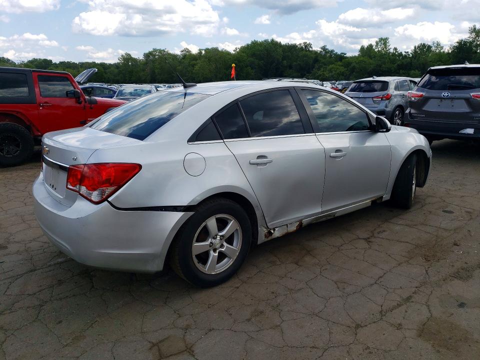 Photo 3 from auction – 2014 CHEVROLET CRUZE with VIN 1G1PC5SB2E7258271