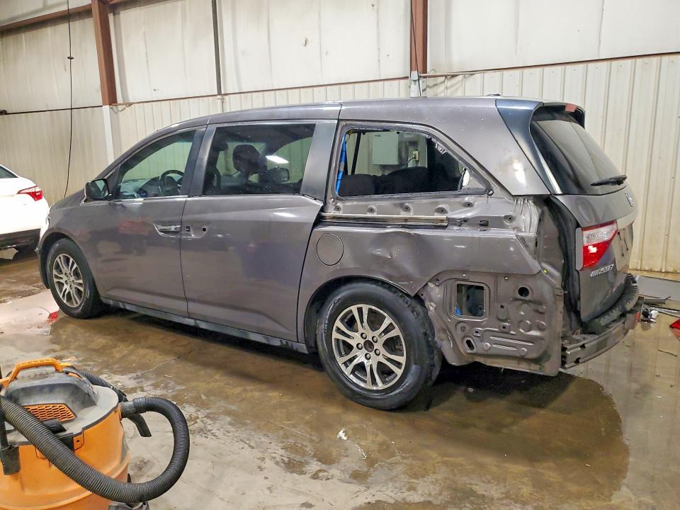 Photo 2 from auction – 2011 HONDA ODYSSEY with VIN 5FNRL5H62BB079051