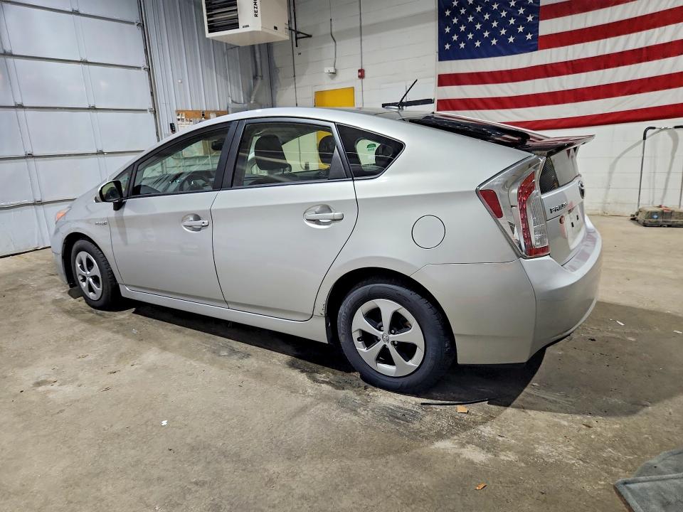 Photo 2 from auction – 2013 TOYOTA PRIUS with VIN JTDKN3DU5D5615239