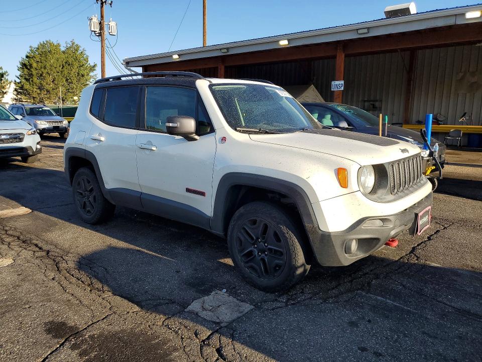 Photo 4 from auction – 2018 JEEP RENEGADE with VIN ZACCJBCB3JPH37501