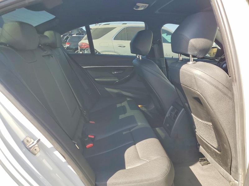 Снимка 10 от търг – 2016 BMW 328 с VIN WBA8E9G52GNU29810