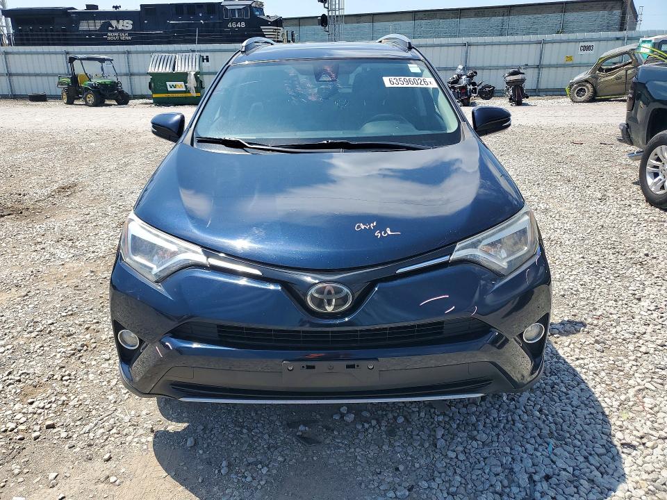 Photo 5 from auction – 2017 TOYOTA RAV4 with VIN JTMDFREV5HJ714172