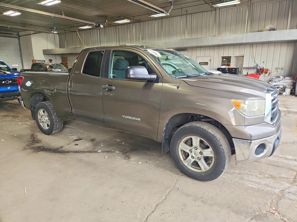 Photo 4 from auction – 2011 TOYOTA TUNDRA with VIN 5TFUM5F19BX021345
