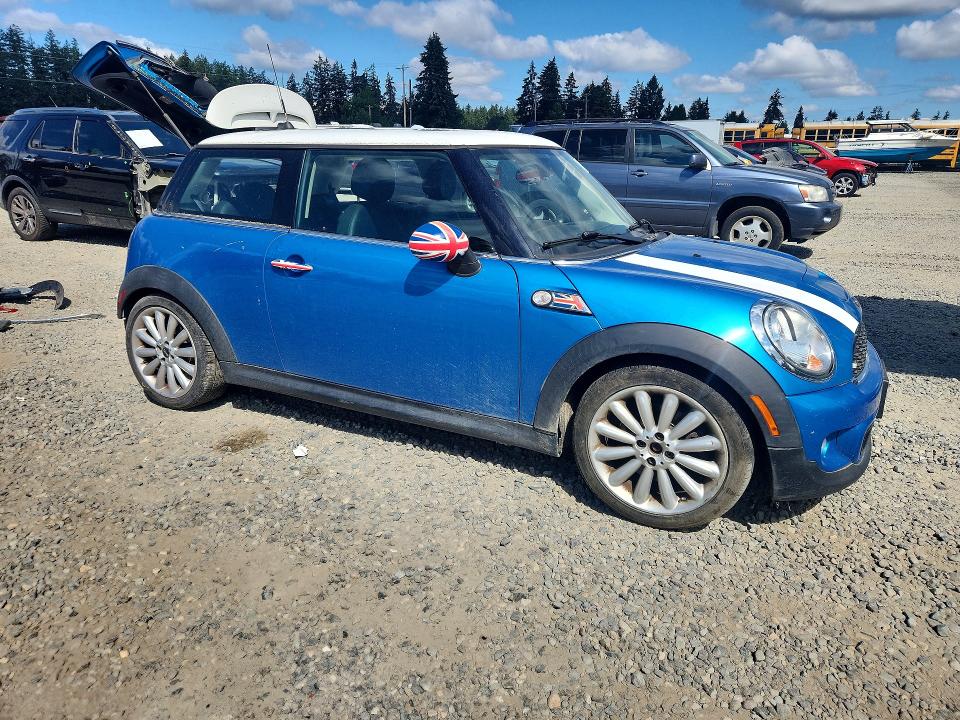 Photo 4 from auction – 2011 MINI COOPER with VIN WMWSV3C53BTY22650