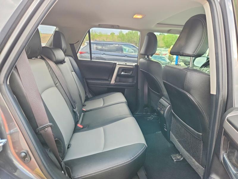 Photo 11 from auction – 2019 TOYOTA 4RUNNER with VIN JTEBU5JR4K5731488