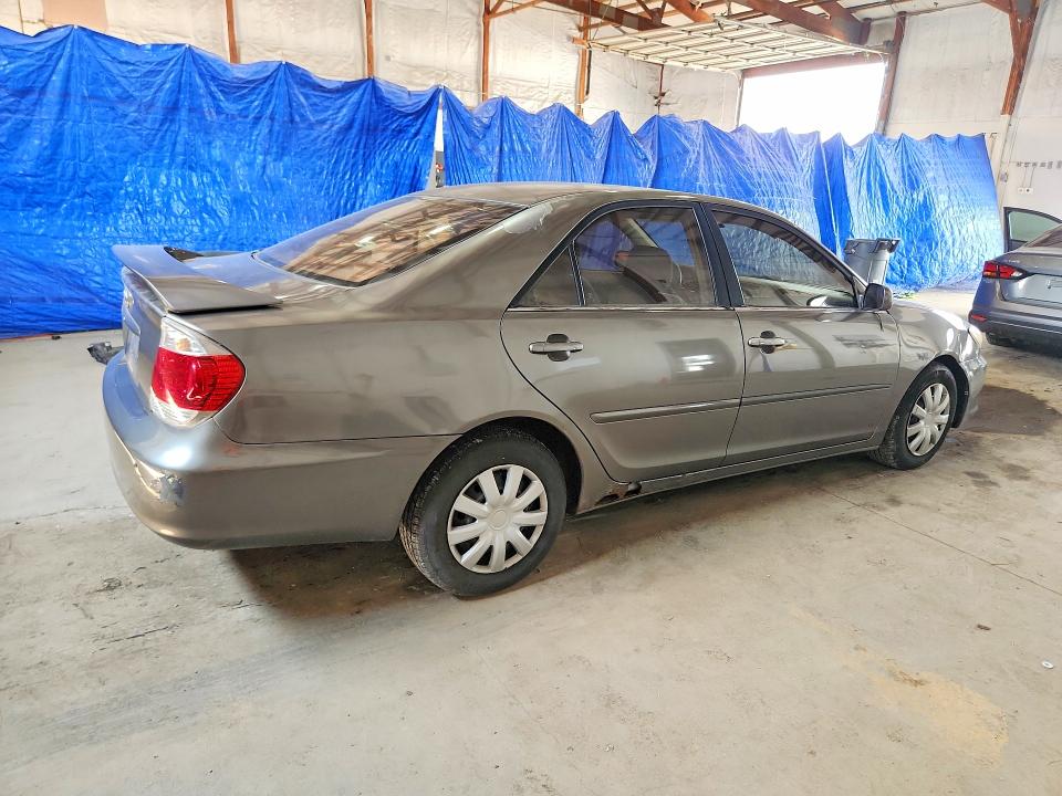 Photo 3 from auction – 2005 TOYOTA CAMRY with VIN 4T1BE32K95U609108