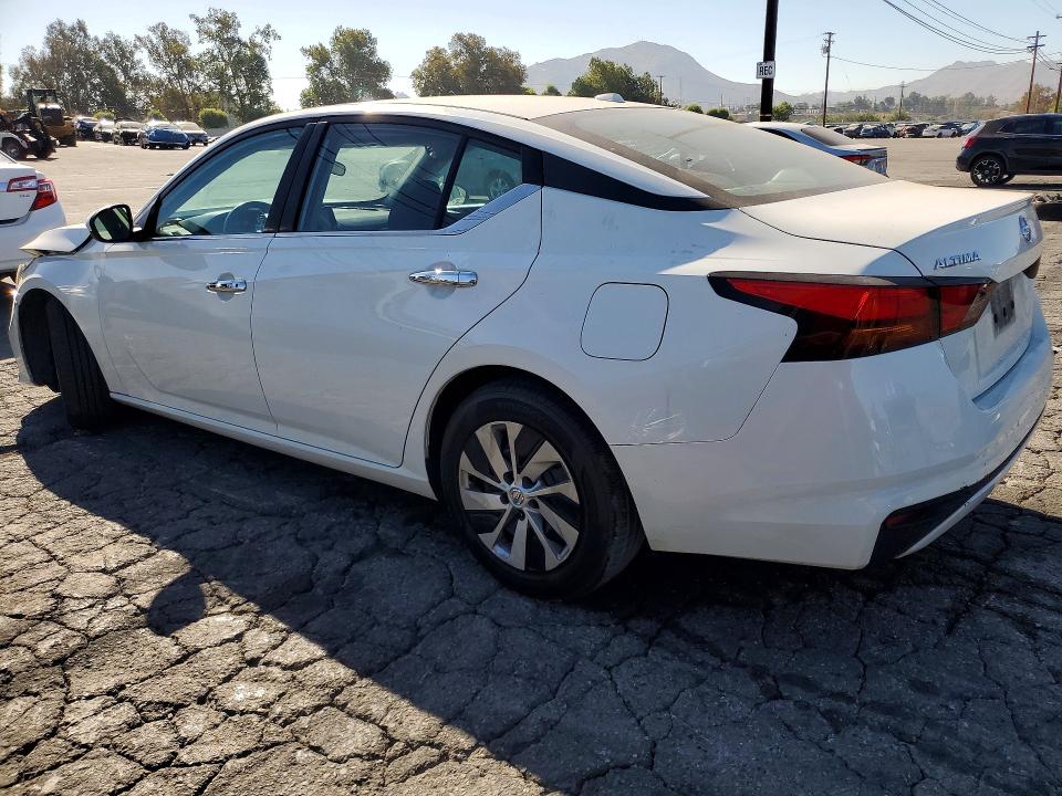 Photo 2 from auction – 2019 NISSAN ALTIMA with VIN 1N4BL4BV9KC122444