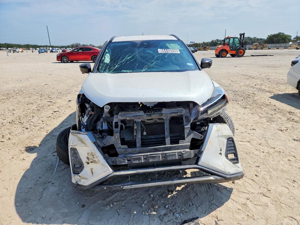 Photo 5 from auction – 2022 NISSAN KICKS with VIN 3N1CP5DV7NL497475