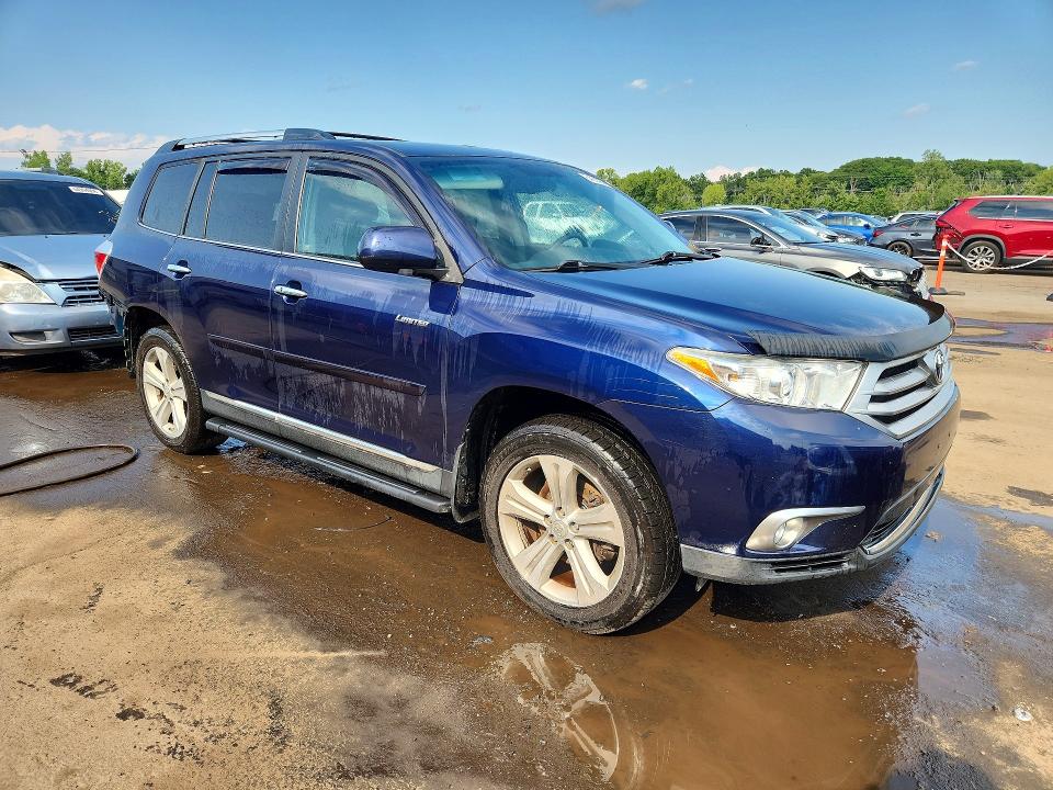 Photo 4 from auction – 2013 TOYOTA HIGHLANDER with VIN 5TDDK3EHXDS202035