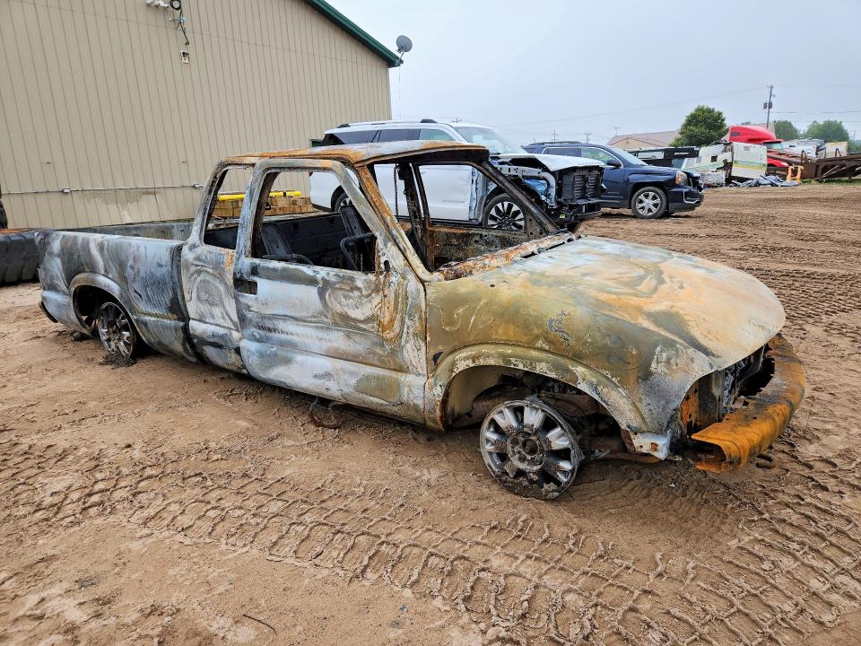 Photo 4 from auction – 2003 GMC SONOMA with VIN 1GTDT19X538151940