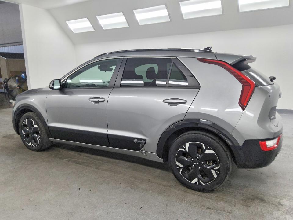 Photo 2 from auction – 2023 KIA NIRO with VIN KNDCR3L18P5028599