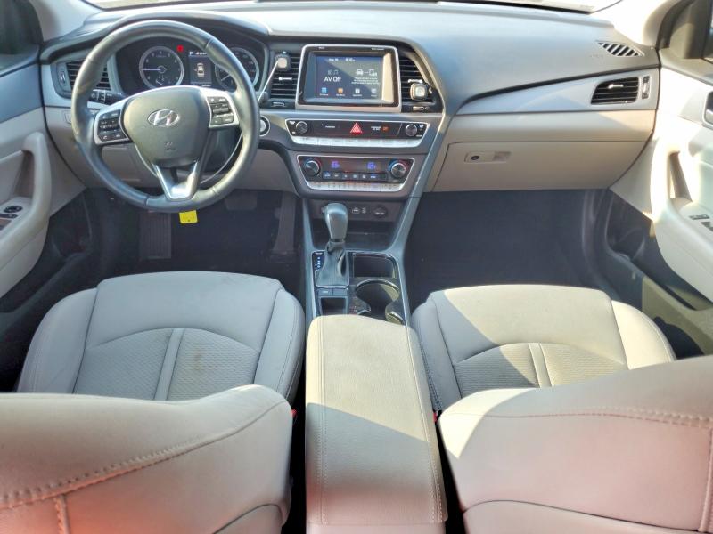 Photo 8 from auction – 2019 HYUNDAI SONATA with VIN 5NPE34AF8KH771786