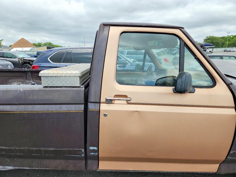 Photo 10 from auction – 1989 FORD F150 with VIN 2FTEF15Y3KCB39530