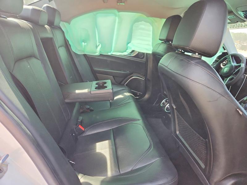 Foto 10 de la subasta – 2018 ALFA ROMEO GIULIA con VIN ZARFAEBN6J7565462