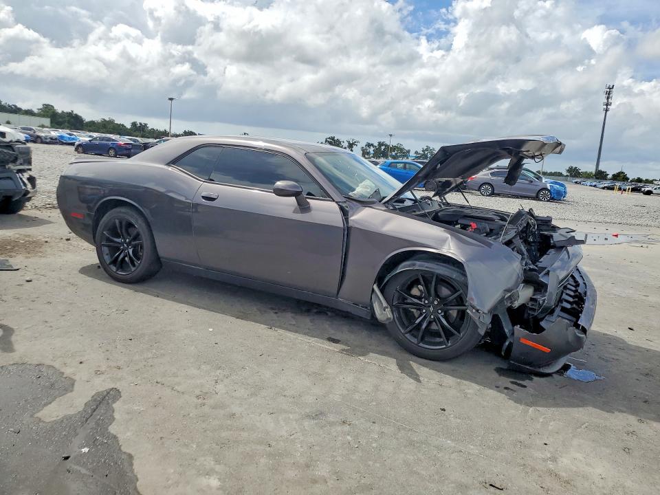 Photo 4 from auction – 2021 DODGE CHALLENGER with VIN 2C3CDZAG1MH568247
