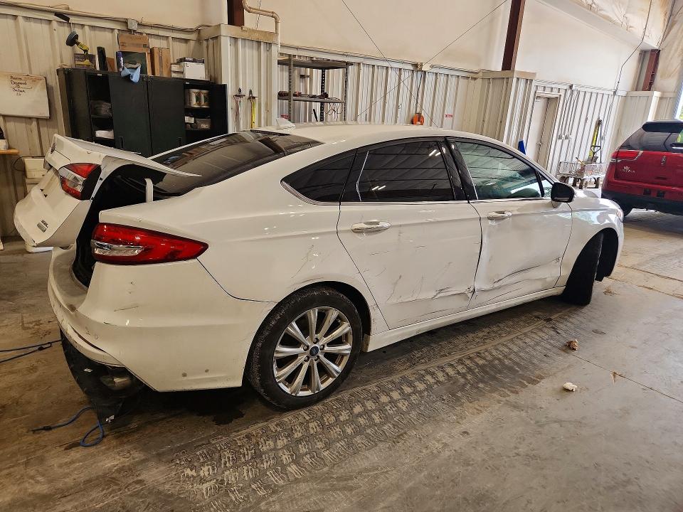 Photo 3 from auction – 2020 FORD FUSION with VIN 3FA6P0CD9LR196549