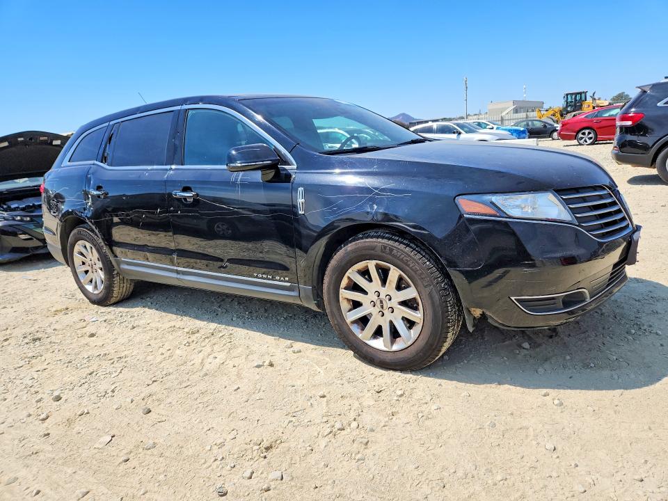 Photo 4 from auction – 2018 LINCOLN MKT with VIN 2LMHJ5NK0JBL01942