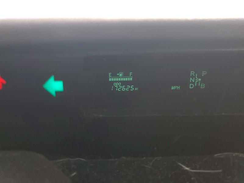 Photo 9 from auction – 2004 TOYOTA PRIUS with VIN JTDKB20U940016415
