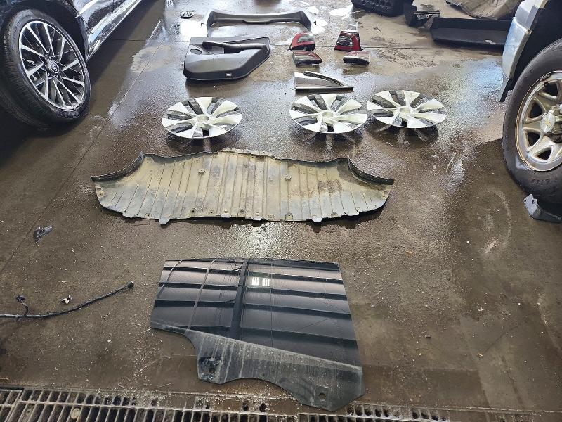 Photo 12 from auction – 2021 TESLA MODEL Y with VIN 5YJYGAEE4MF287200