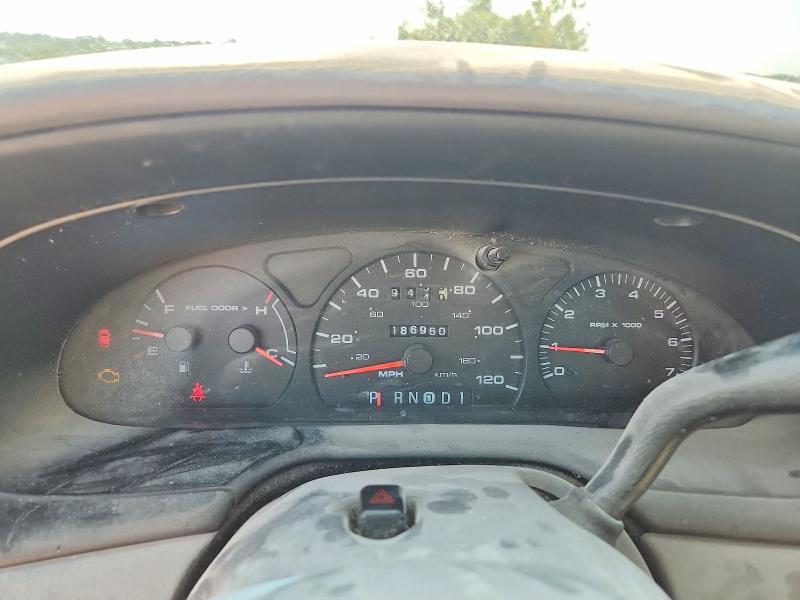 Photo 9 from auction – 2001 FORD TAURUS with VIN 1FAFP55U21G182099
