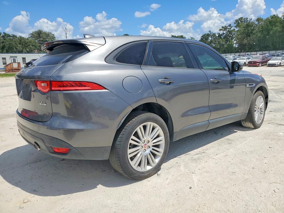 Photo 3 from auction – 2017 JAGUAR F-PACE with VIN SADCJ2BV4HA057147