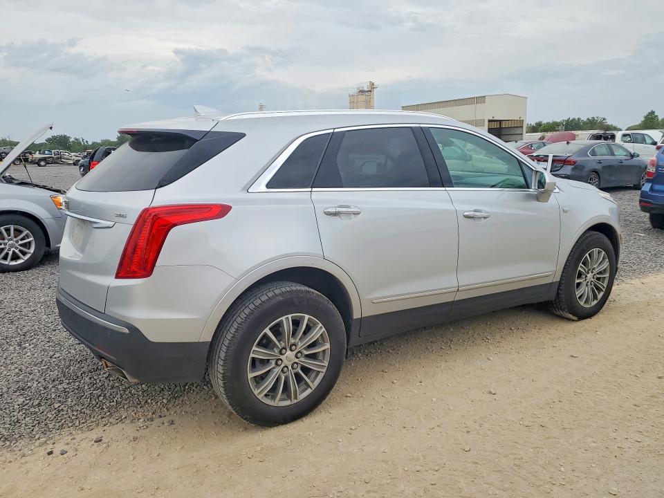 Photo 3 from auction – 2017 CADILLAC XT5 with VIN 1GYKNBRS8HZ111536