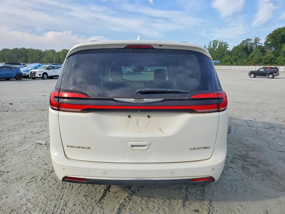 Photo 6 from auction – 2022 CHRYSLER PACIFICA with VIN 2C4RC1GG1NR110415