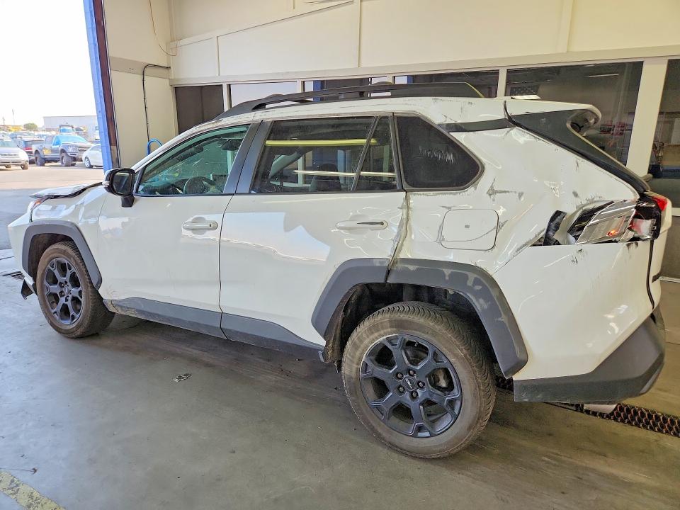 Photo 2 from auction – 2022 TOYOTA RAV4 with VIN 2T3S1RFV3NW260554