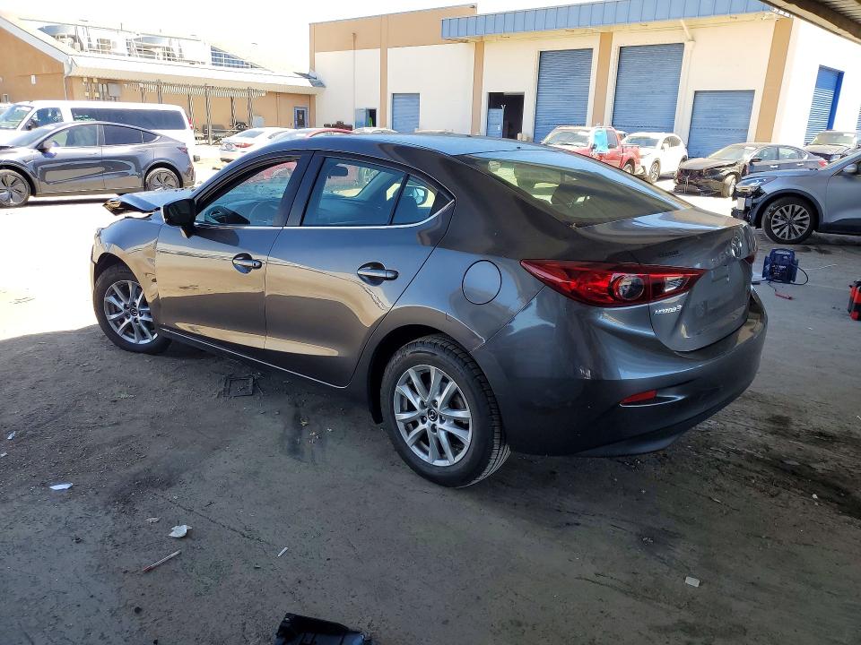 Photo 2 from auction – 2018 MAZDA 3 with VIN 3MZBN1U76JM189837