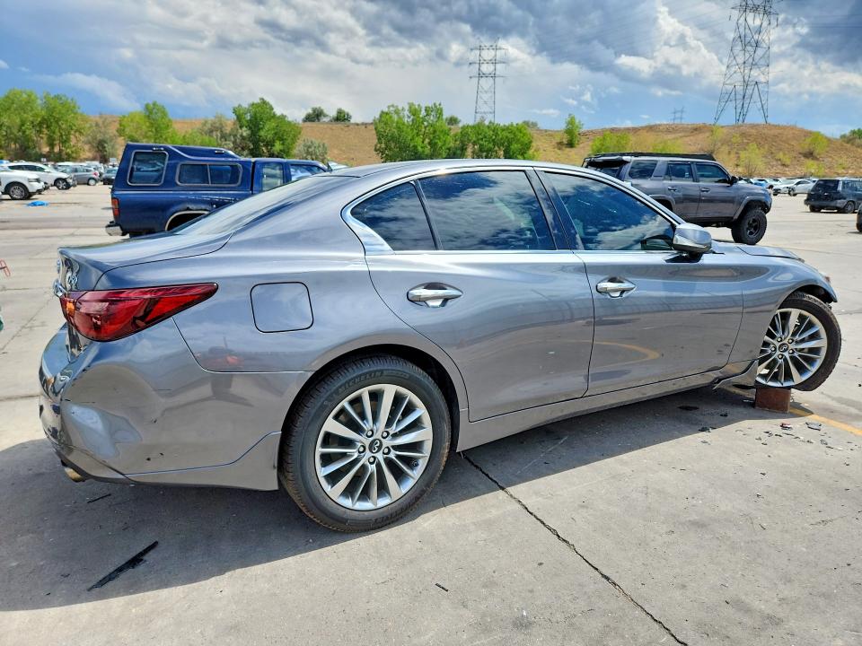 Photo 3 from auction – 2018 INFINITI Q50 with VIN JN1EV7AR4JM435632