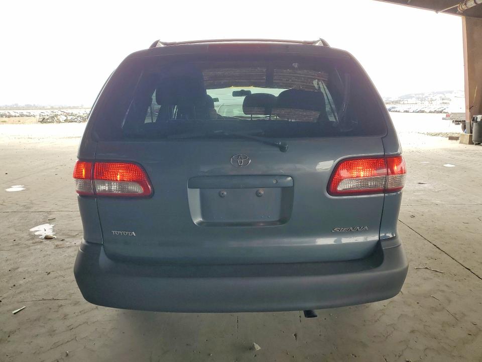 Photo 6 from auction – 2003 TOYOTA SIENNA with VIN 4T3ZF19C13U542149