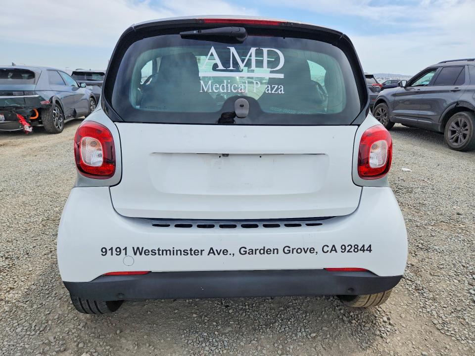 Photo 6 from auction – 2019 SMART FORTWO with VIN WMEFJ9BA9KK367442
