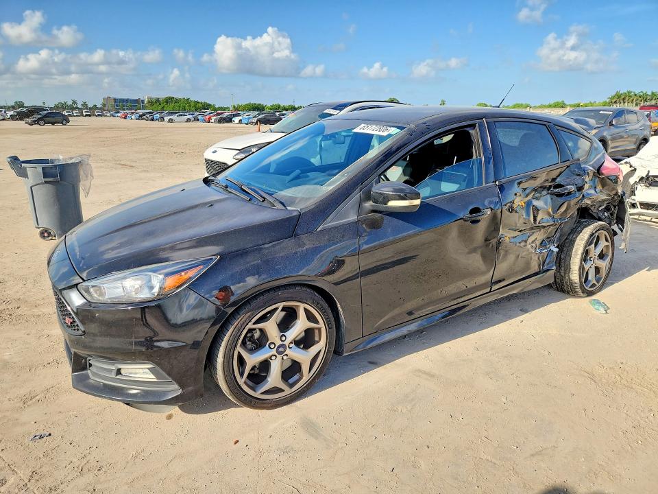 FORD FOCUS 2016 with VIN 1FADP3L90GL230807 - Photo from auction