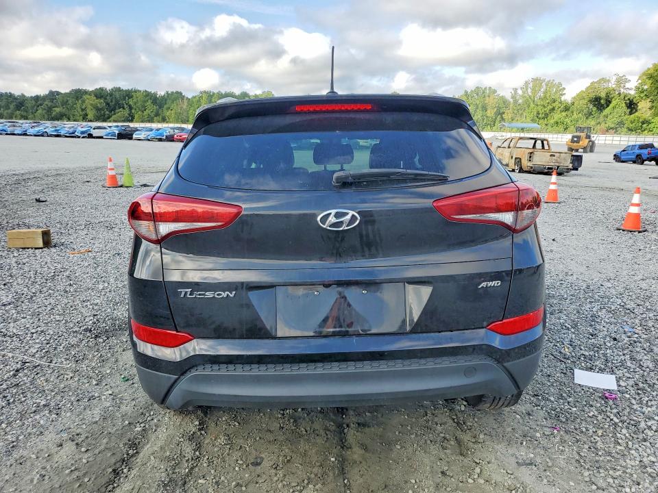 Photo 6 from auction – 2017 HYUNDAI TUCSON with VIN KM8J3CA45HU460771